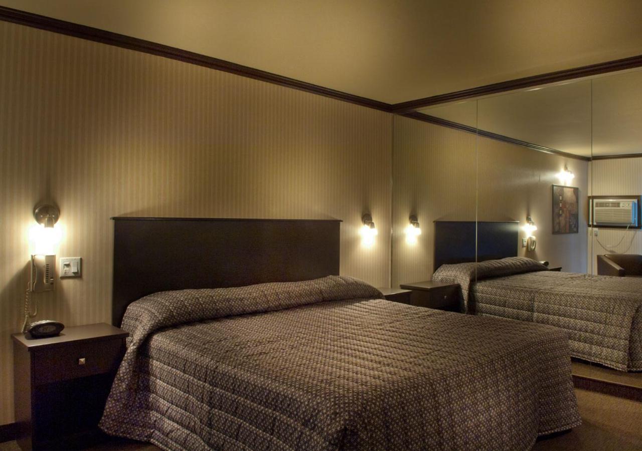 Hotel Ramada By Wyndham Laval Zewnętrze zdjęcie