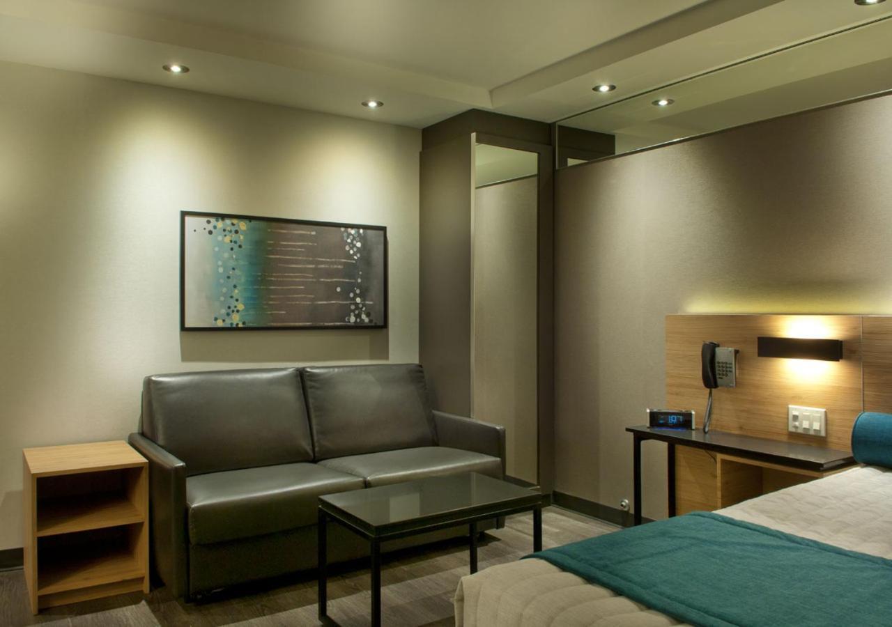 Hotel Ramada By Wyndham Laval Zewnętrze zdjęcie