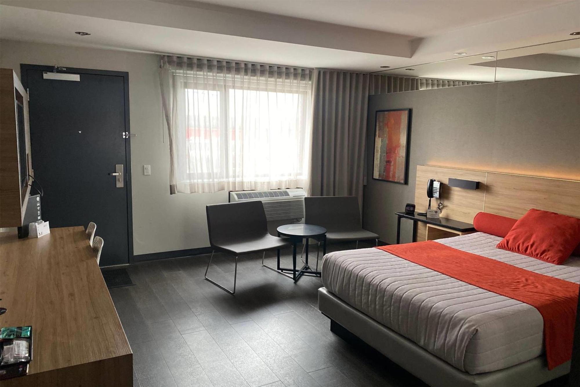 Hotel Ramada By Wyndham Laval Zewnętrze zdjęcie