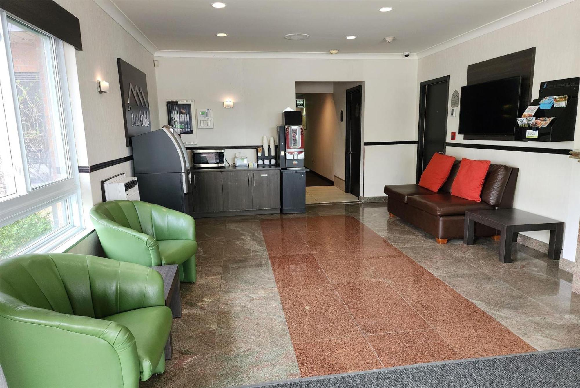 Hotel Ramada By Wyndham Laval Zewnętrze zdjęcie
